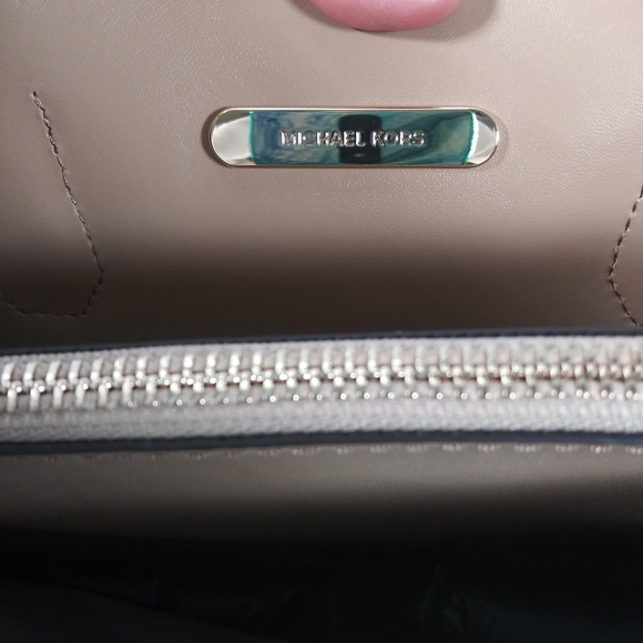 NWOT Michael Kors(Authentic)  🎊HOST PICK🎊 - Picture 6 of 8
